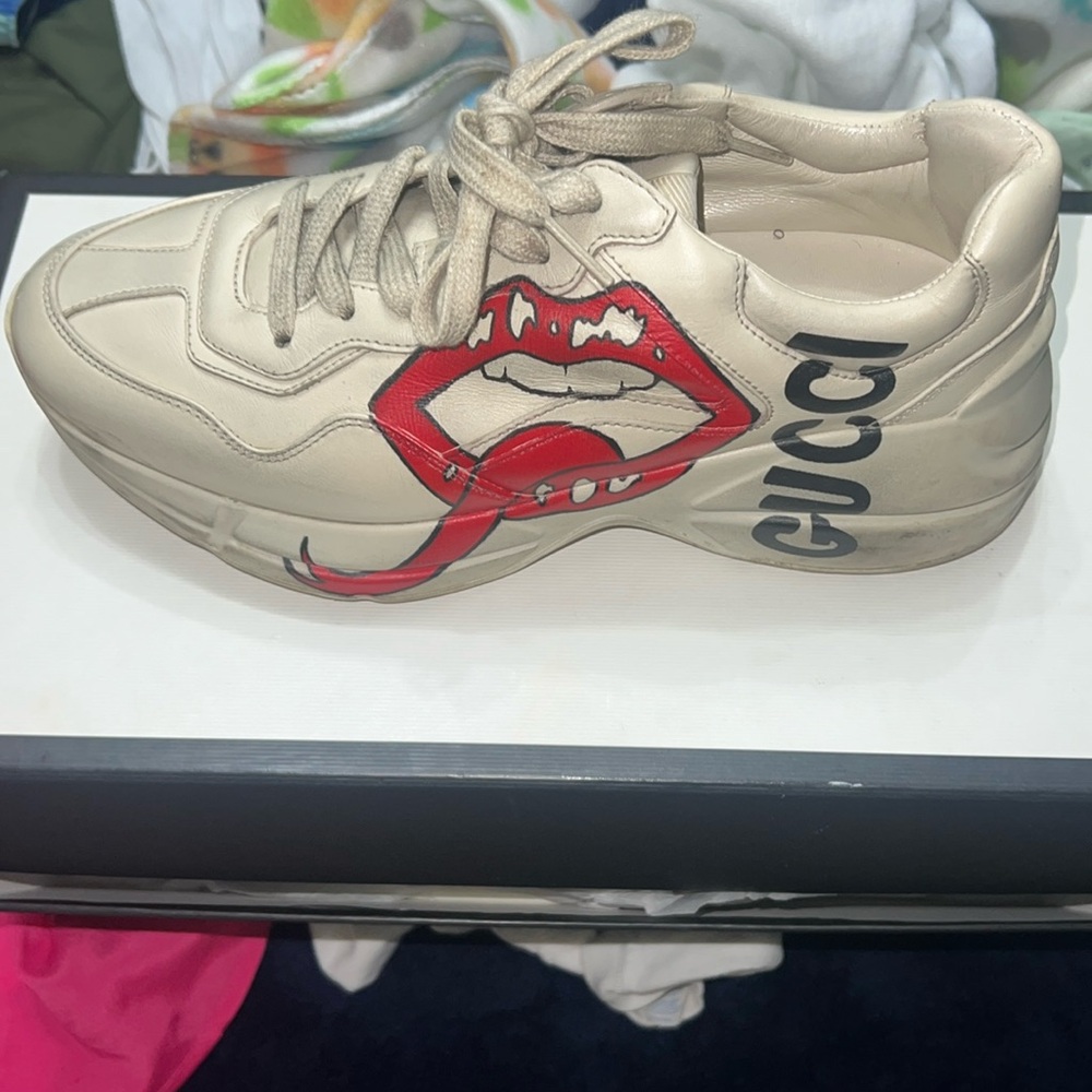 Gucci Red tongue sneakers